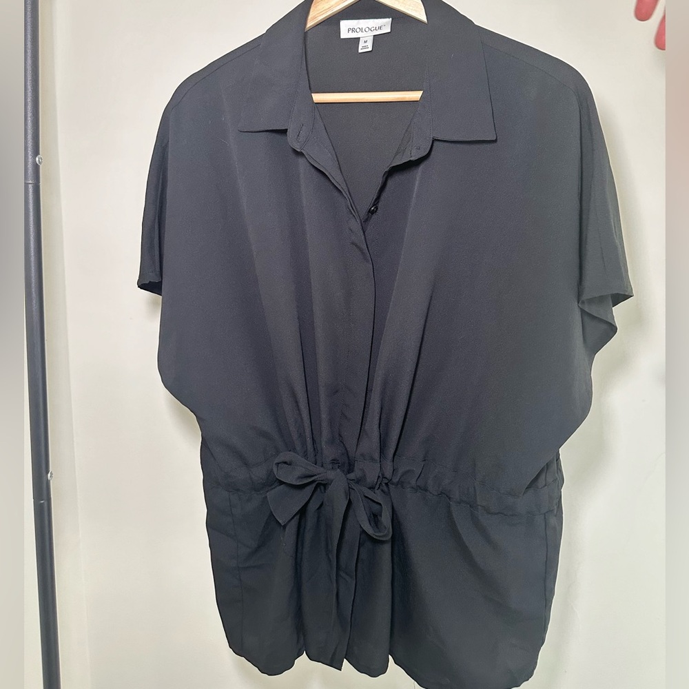 Short-Sleeve Tie-Waist Black Blouse